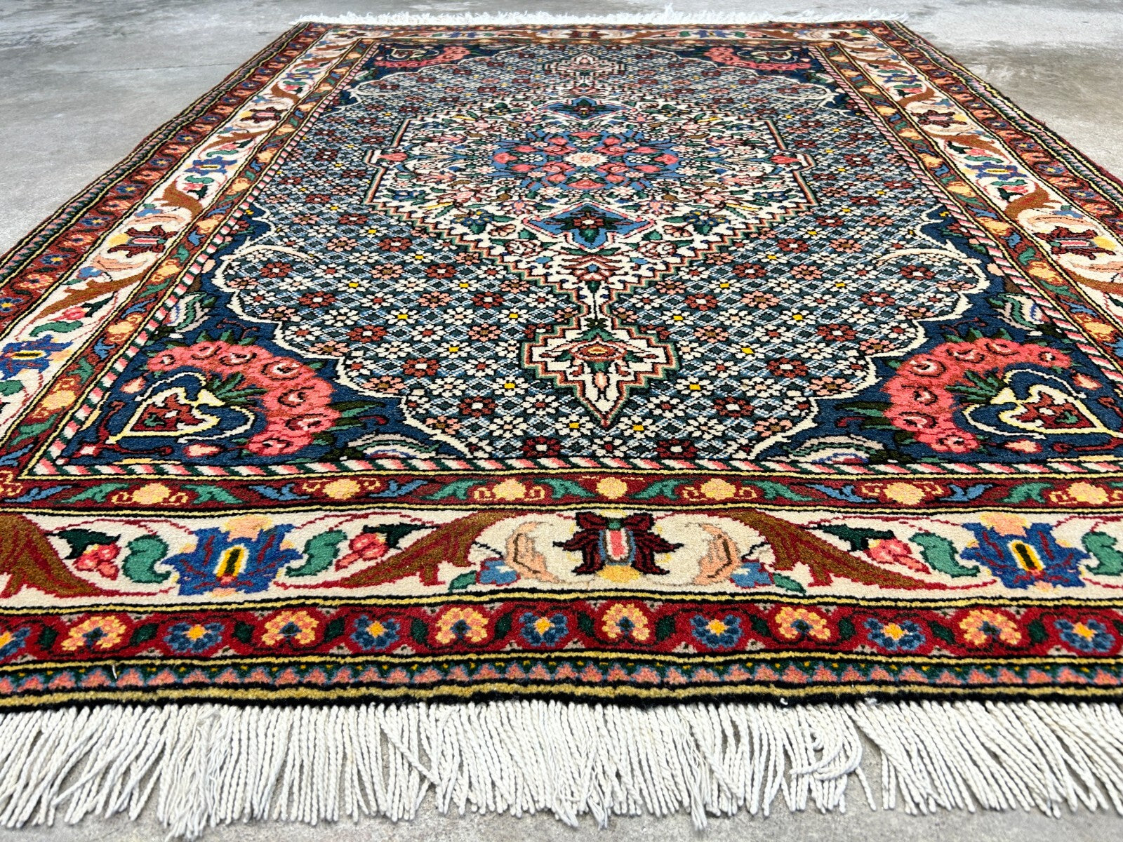 3'5"x5'2" Hand-Knotted 100% Lamb Wool Bakhtiarie Area Rug