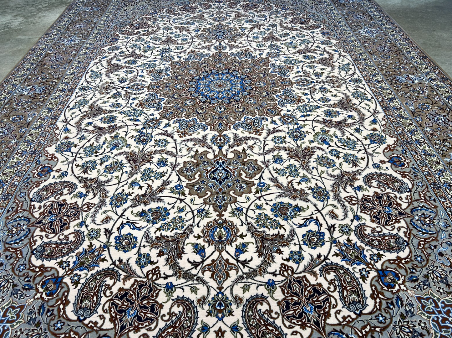 6'9"x10'6" Very Fine Hand-Knotted Wool & Silk Isfahane Rug - Area Carpet