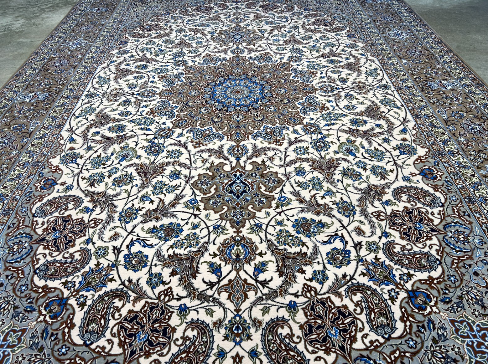 6'9"x10'6" Very Fine Hand-Knotted Wool & Silk Isfahane Rug - Area Carpet