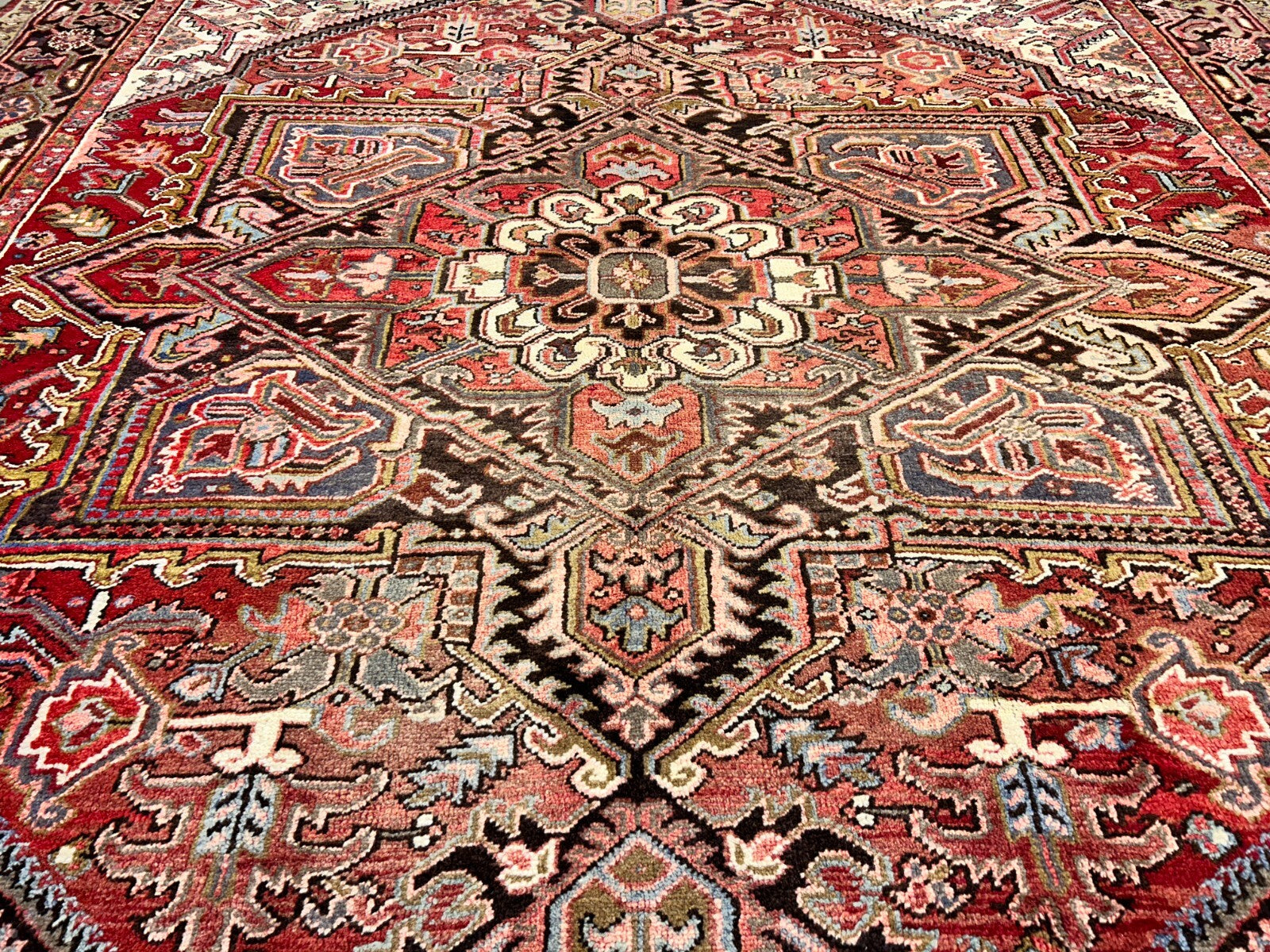 9'x11'9" Hand-Knotted 100% Wool Pile Herize Rug