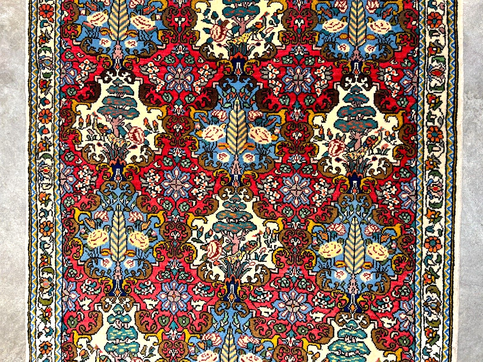 3'5"x5'2" Hand-Knotted 100% Lamb Wool Bakhtiarie Carpet - Area Rug