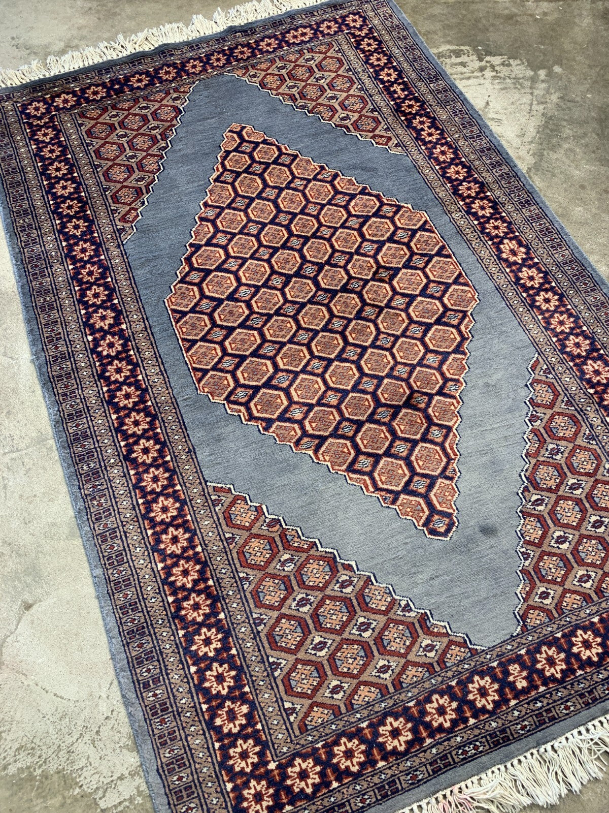 3'11" x 6'0" Hand-Knotted 100% Lamb Wool Pile Pakistan Area Rug - Carpet