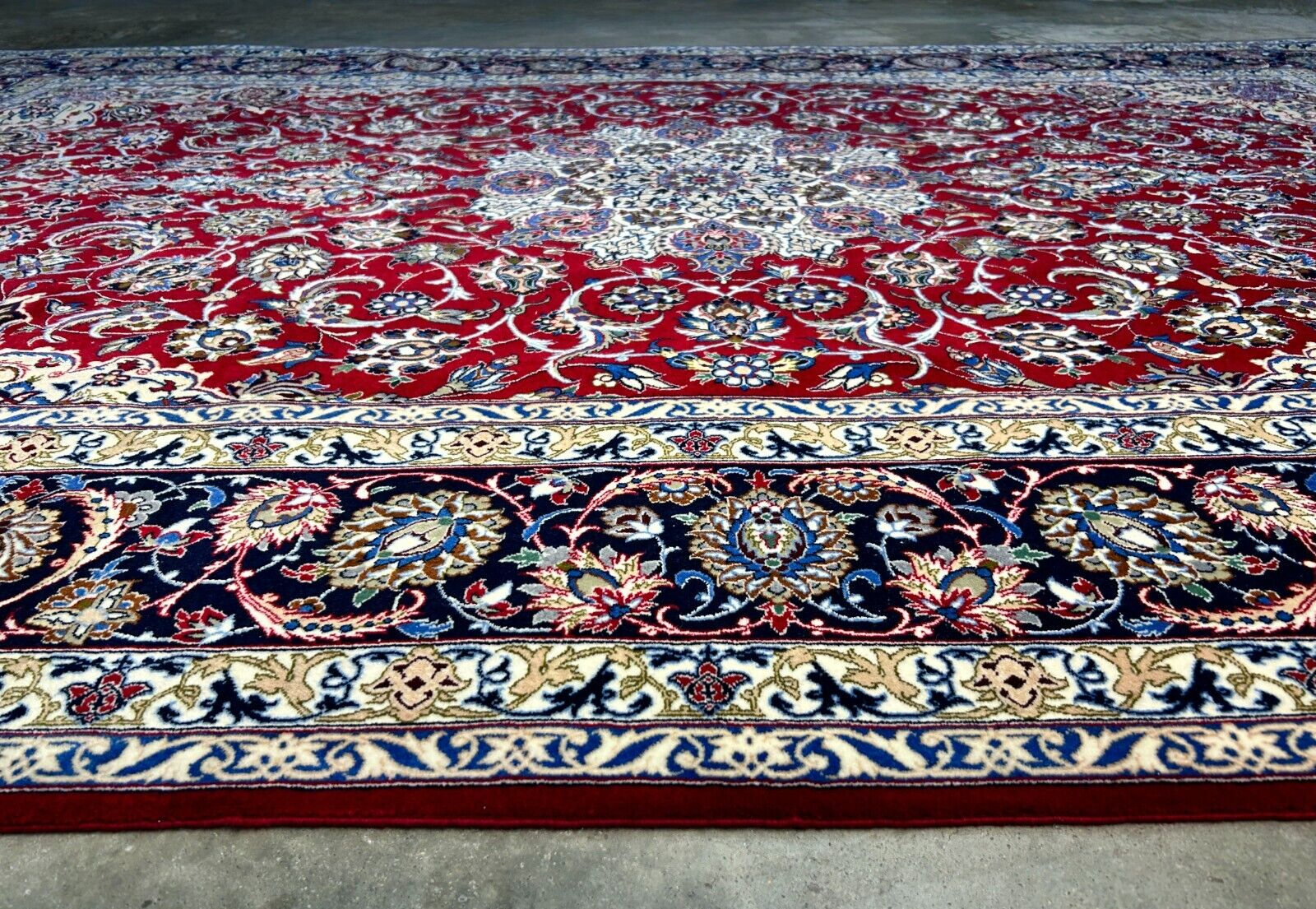 6'9"x10'3" Extra-Fine Hand-Knotted Wool & Silk Blend Isfahane Carpet - Area Rug