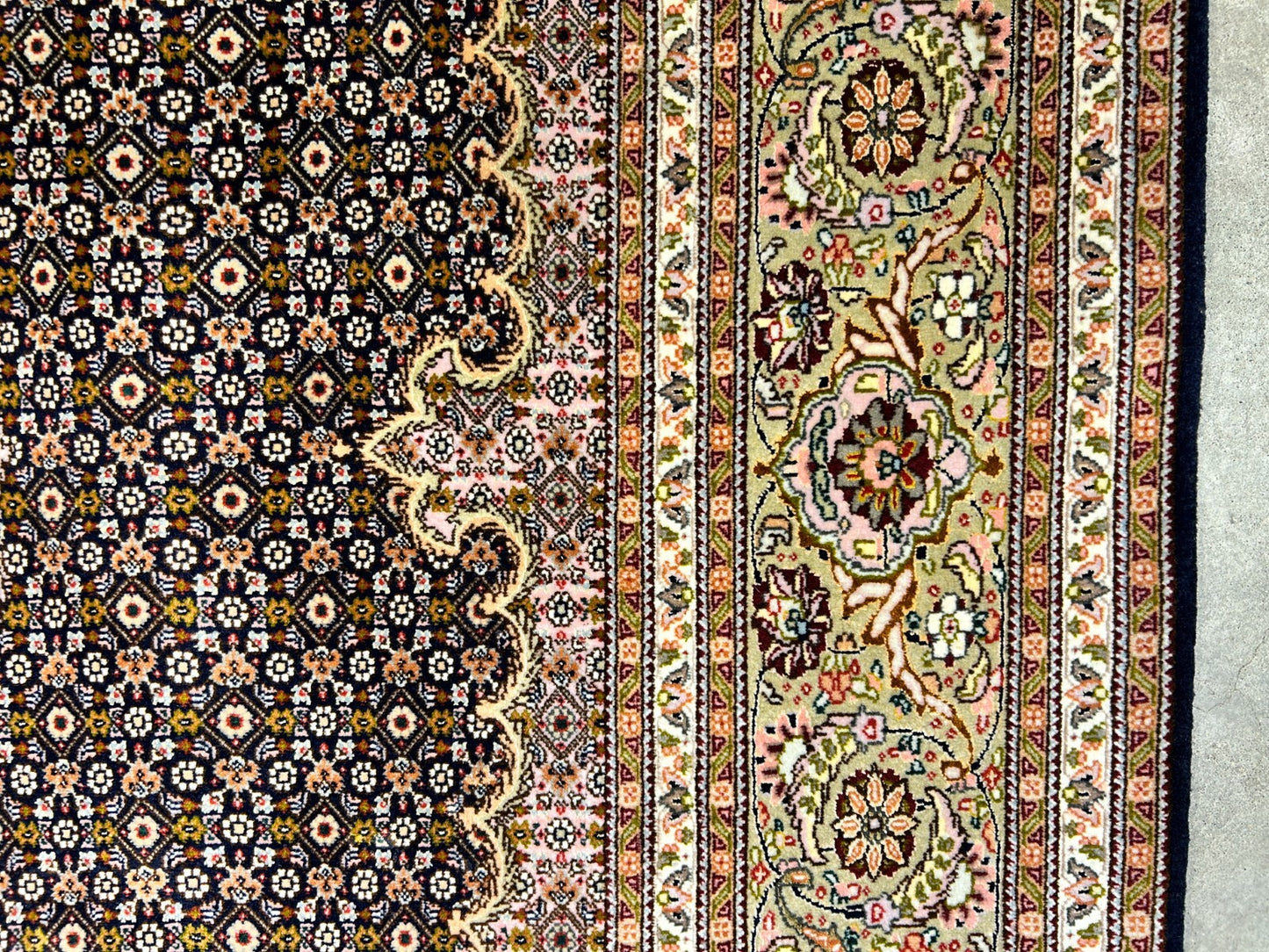 6'7"x9'7" Fine Hand-Knotted Wool & Silk Blend Tabrize Mahi Carpet - Area Rug