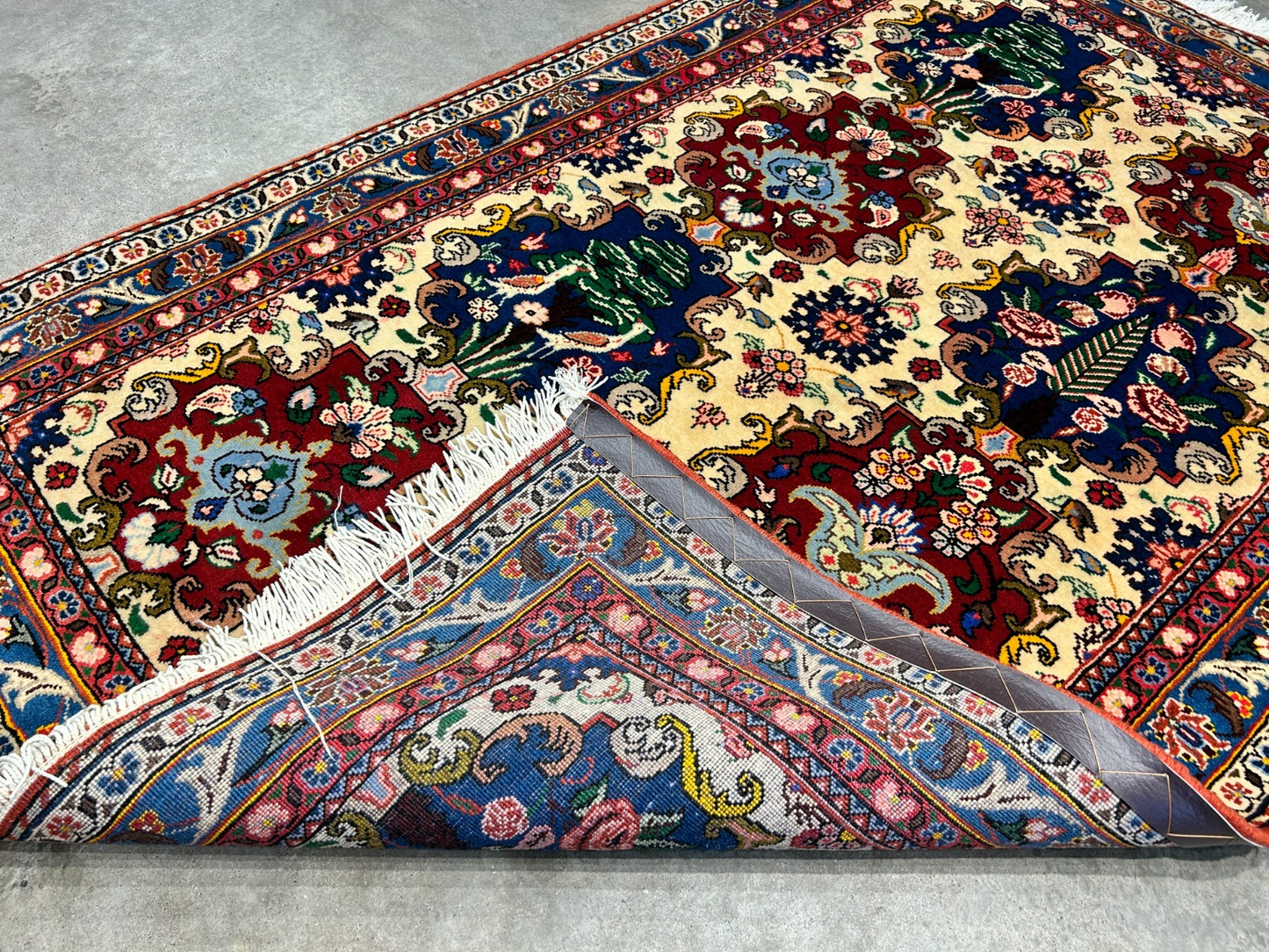 3'x5'1" Hand-Knotted 100% Wool Pile Bakhtiarie Area Rug