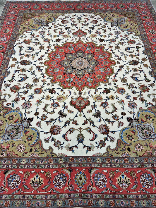 6'9"x8'1" Fine Hand-Knotted Wool & Silk Blend Tabrize Carpet - Area Rug