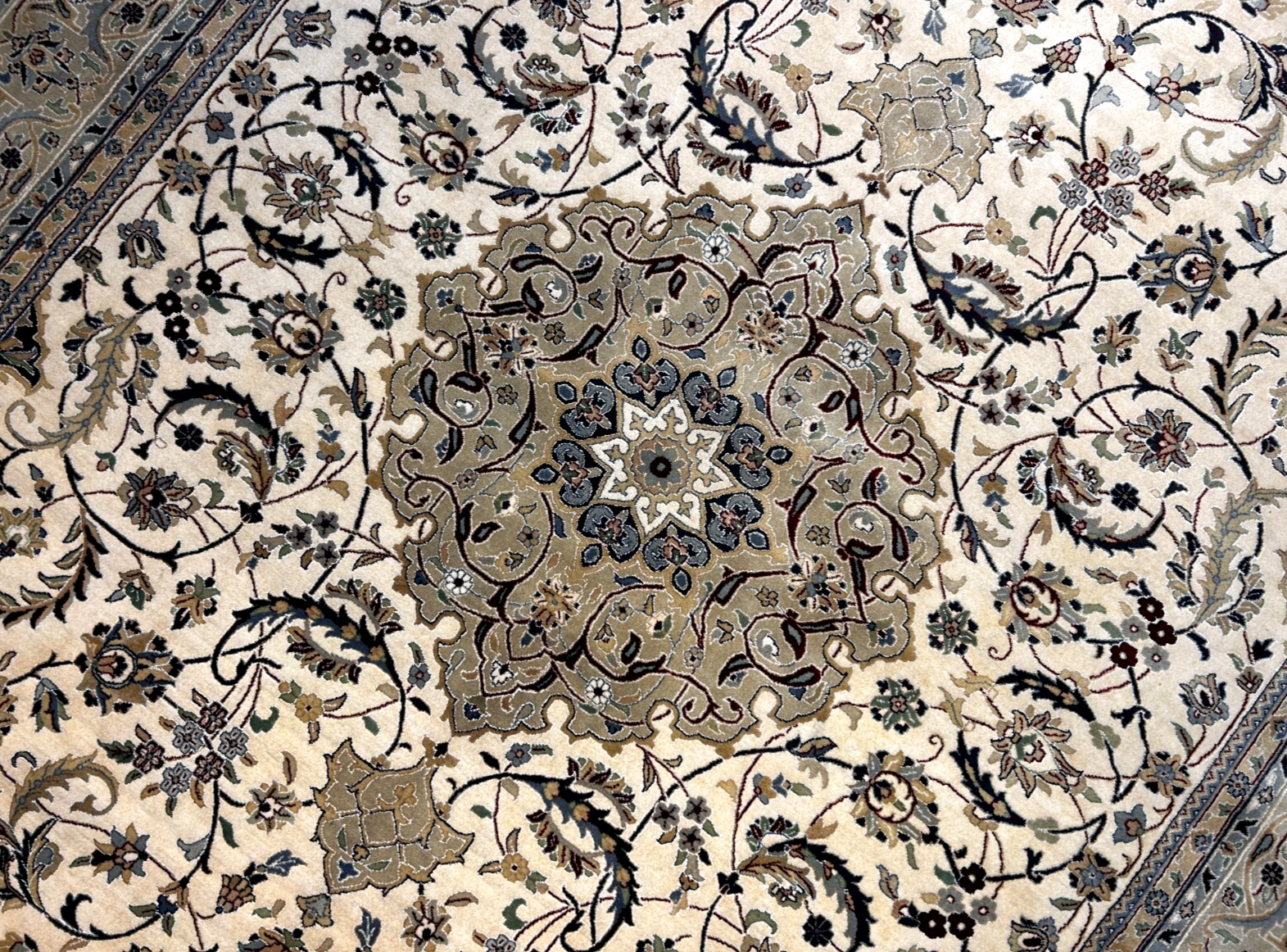 8'1"x12'1" Very Fine Hand-Knotted 100% Wool India Naine Rug - Area Carpet