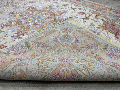 4'10"x6'10" Very Fine Hand-Knotted Wool & Silk Blend Tabrize Carpet - Area Rug