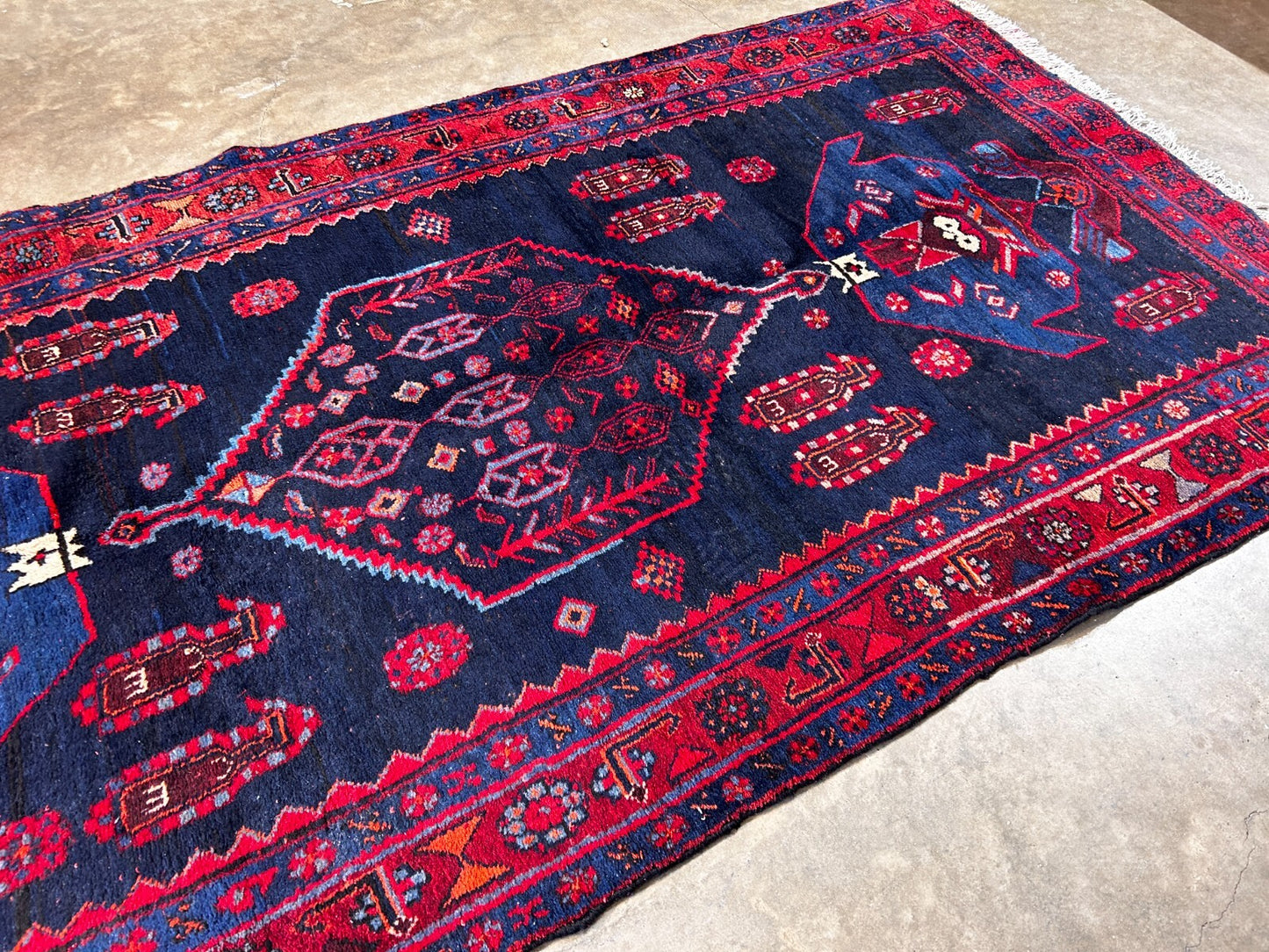 4'7" x 9'9'' Hand-Knotted 100% Lamb Wool Bidjare Area Rug