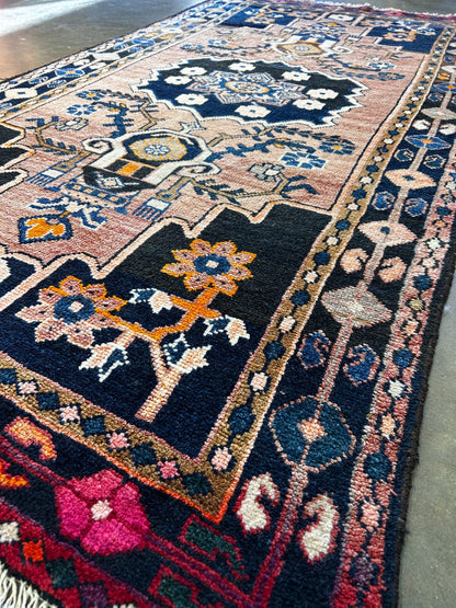4'1" x 7'9'' Hand-Knotted 100% Wool Hamadane Area Rug