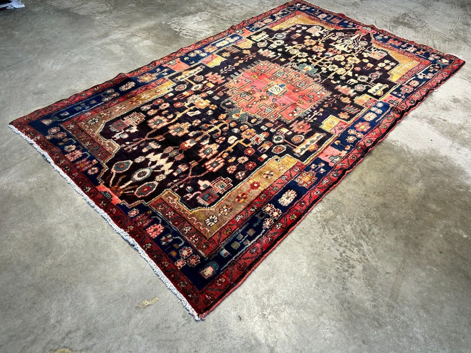 5'1" x 8'8" Hand-Knotted 100% Wool Carpet - Nahavande Area Rug