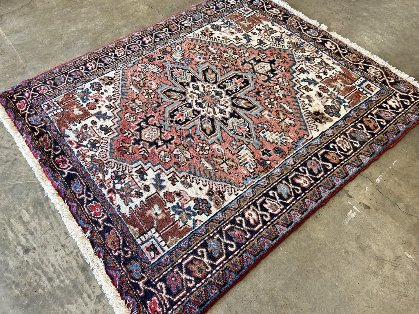 4'3"x4'10" Hand-Knotted 100% Wool Pile Persiane Herize Rug