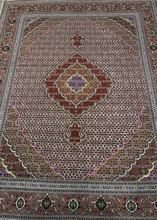 4'9"x6'5" Hand-Knotted Wool & Silk Pile Tabrize Fish Style Area Rug