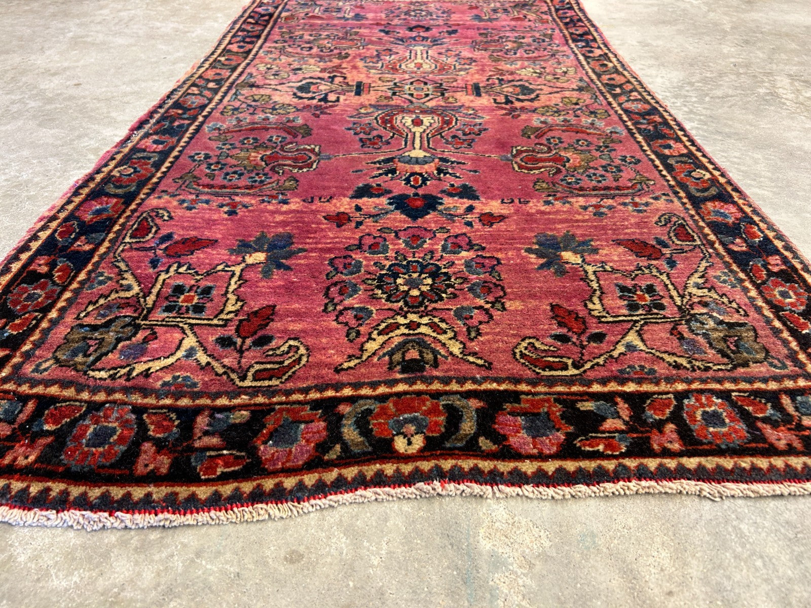 2'7"x4'10" Antique Hand-Knotted 100% Wool Pile Sarouke Area Rug - Carpet