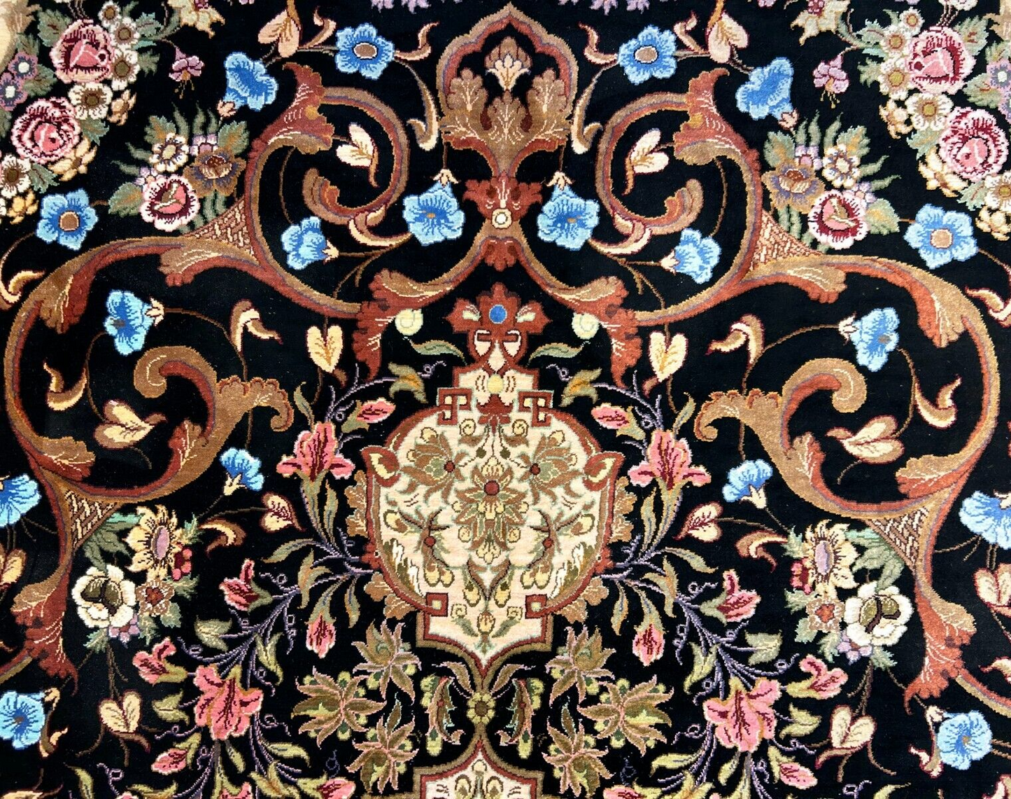 6'6"x9'6" Exquisite Extra-Fine Hand-Knotted 100% Silk Qume Carpet - Area Rug