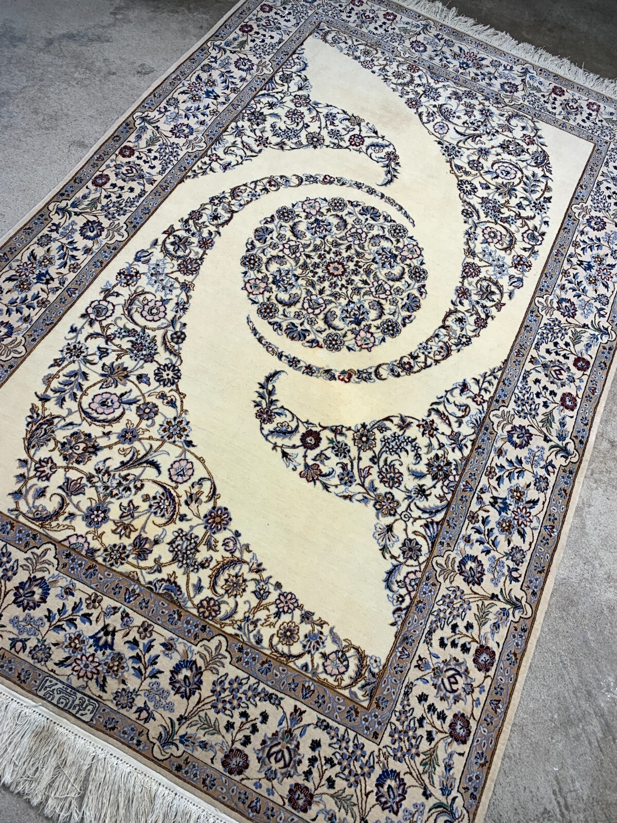 4'4"x6'8" Very Fine Hand-Knotted Wool & Silk Blend Naine Carpet - Area Rug