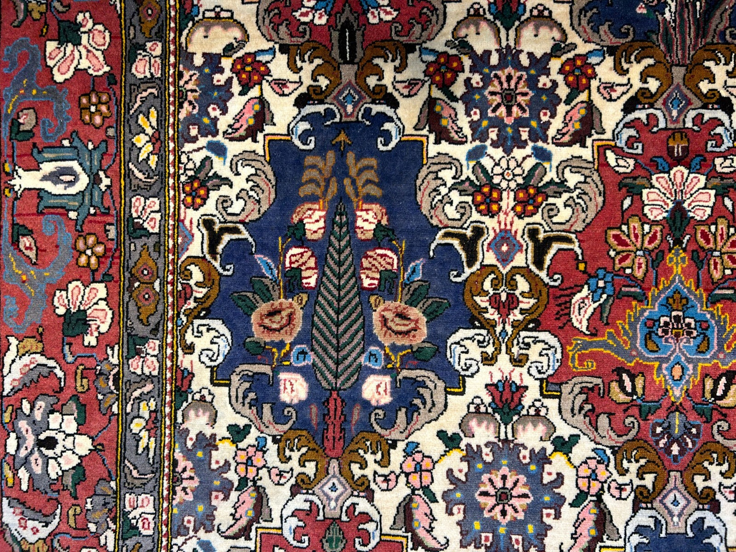 6'7"x10'4" Hand-Knotted 100% Lamb Wool Bakhtiarie Carpet - Area Rug