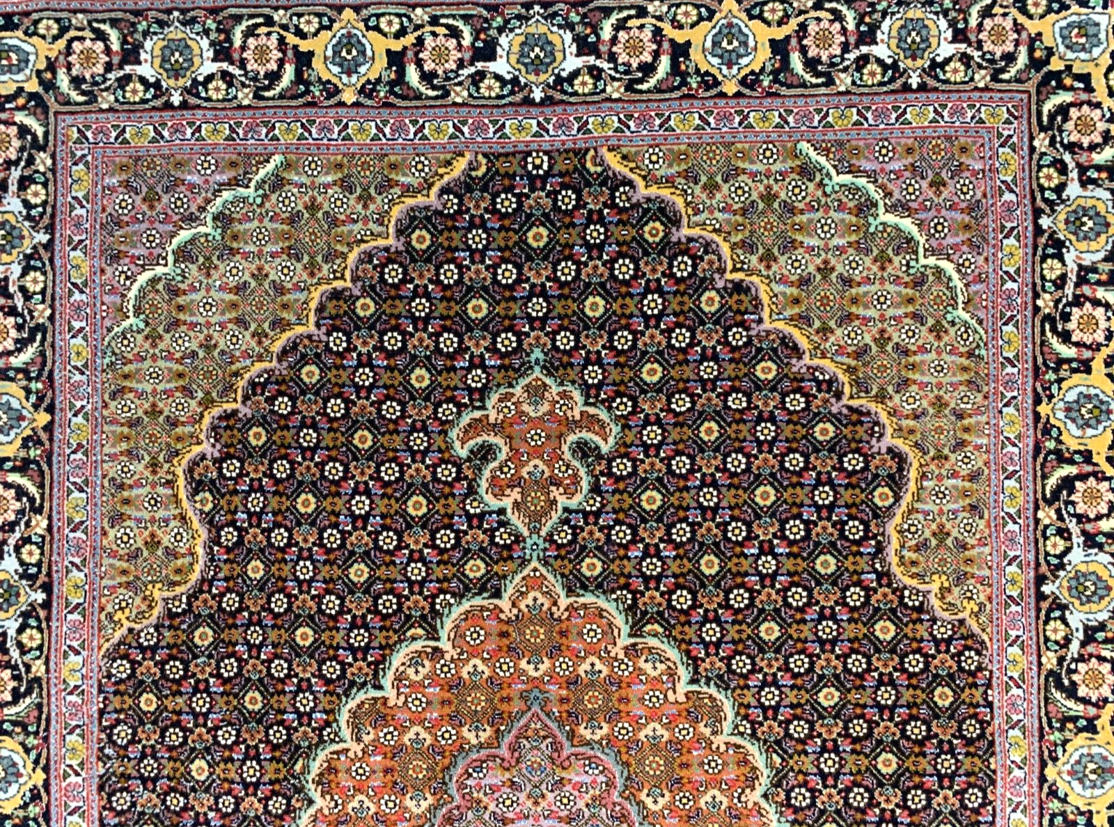 3'6"x5' Fine Hand-Knotted Wool & Silk Blend Tabrize Mahi Area Rug