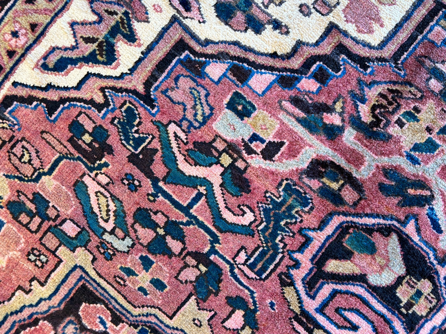 8'x11'3" Hand-Knotted 100% Wool Pile Herize Rug