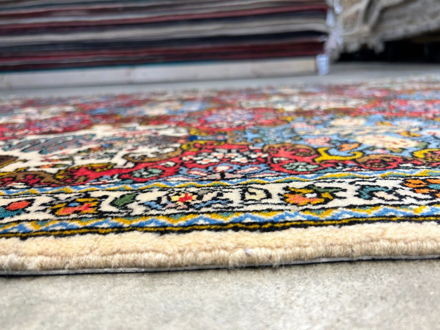 3'5"x5'2" Hand-Knotted 100% Lamb Wool Bakhtiarie Carpet - Area Rug