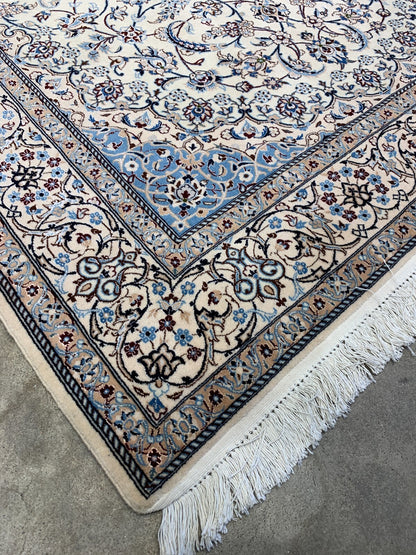 4'2"x6'7" Fine Hand-Knotted Wool & Silk Blend Naine Carpet - Area Rug