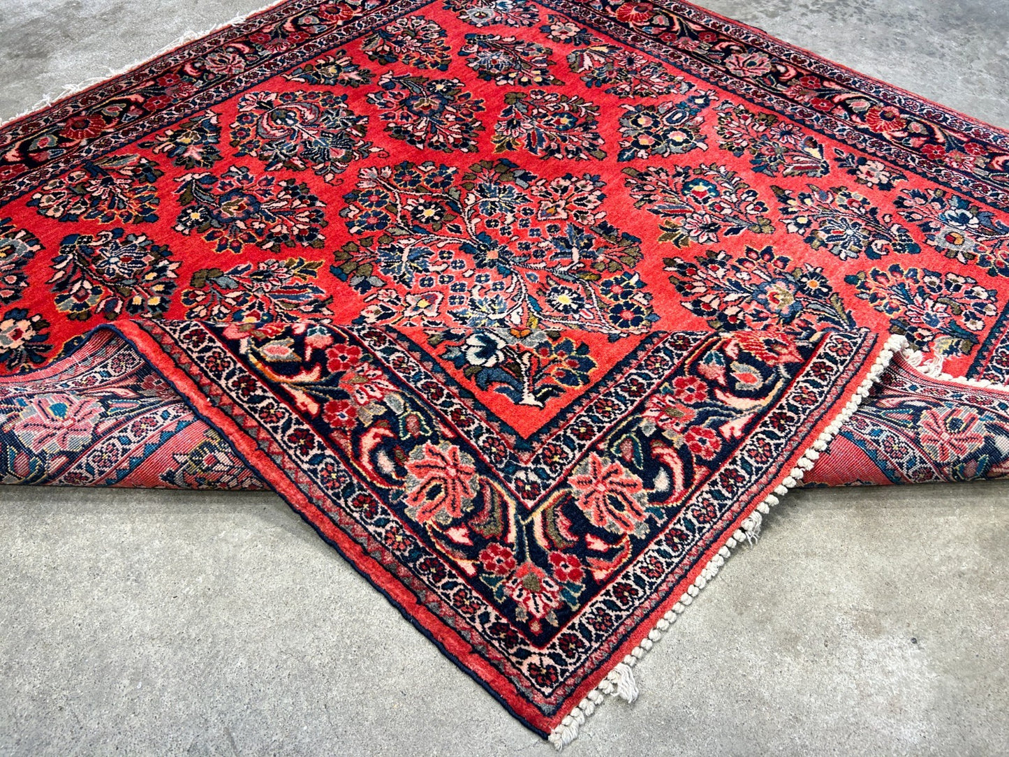 Collector Antique - 4'x4' Hand-Knotted 100% Wool Pile Sarouke Rug