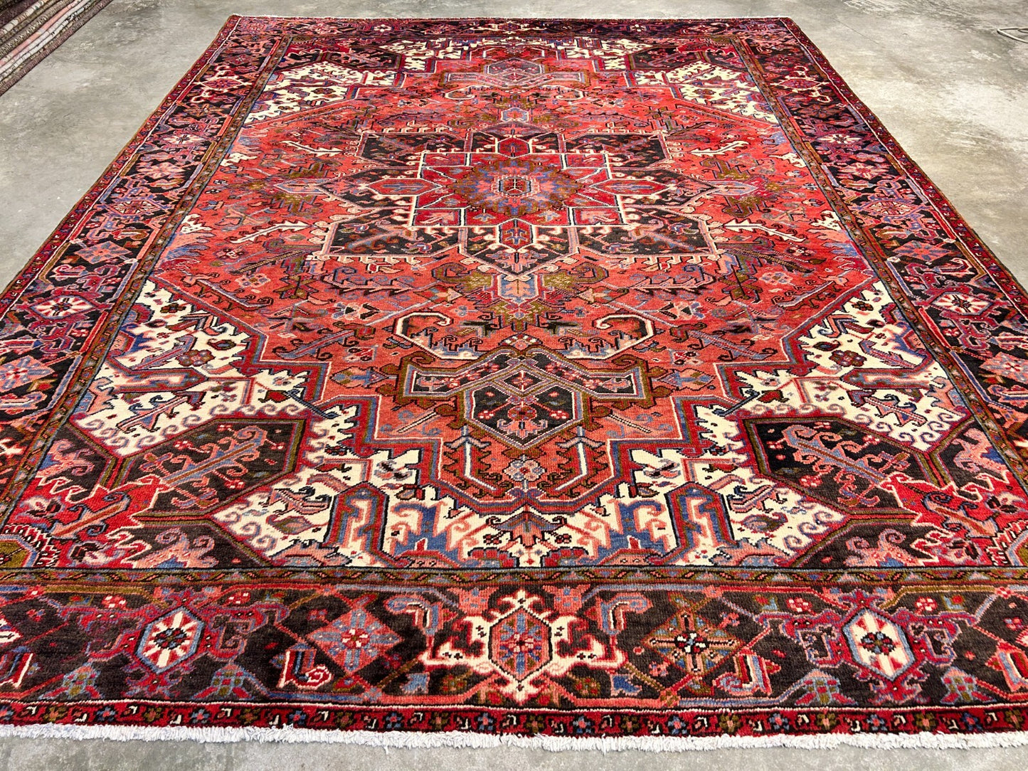 8'9"x11'4" Hand-Knotted 100% Wool Pile Herize Rug