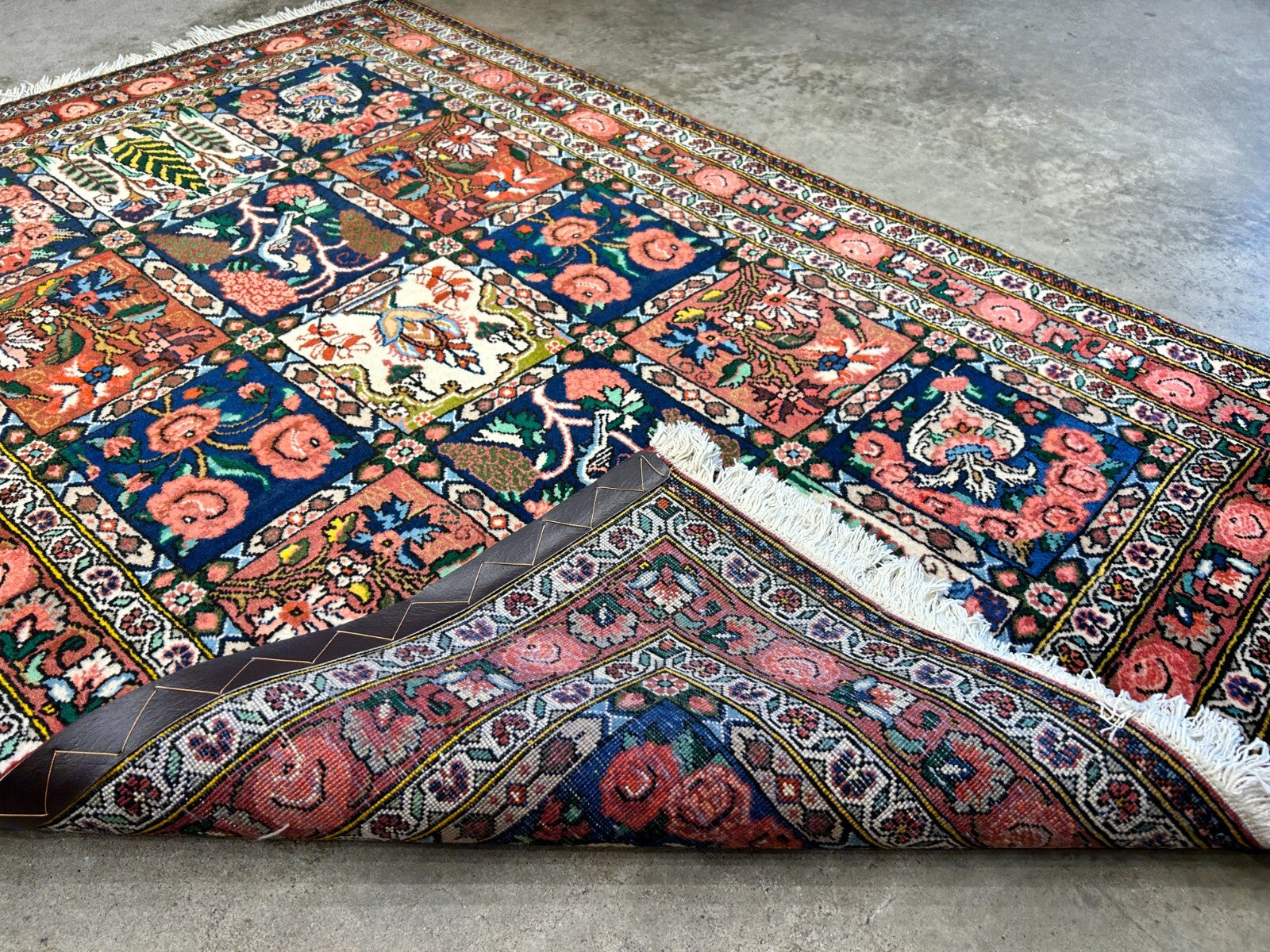 3'5"x5'2" Hand-Knotted 100% Lamb Wool Bakhtiarie Carpet - Area Rug