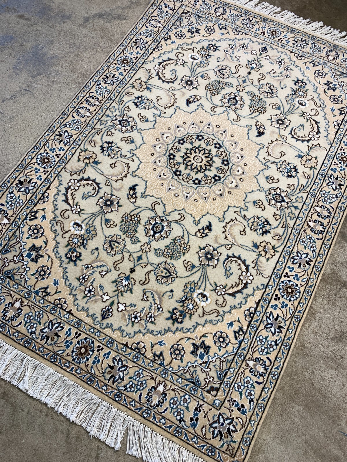 3'3"x4'9'' Hand-Knotted Very Fine Silk & Wool Naine Area Rug