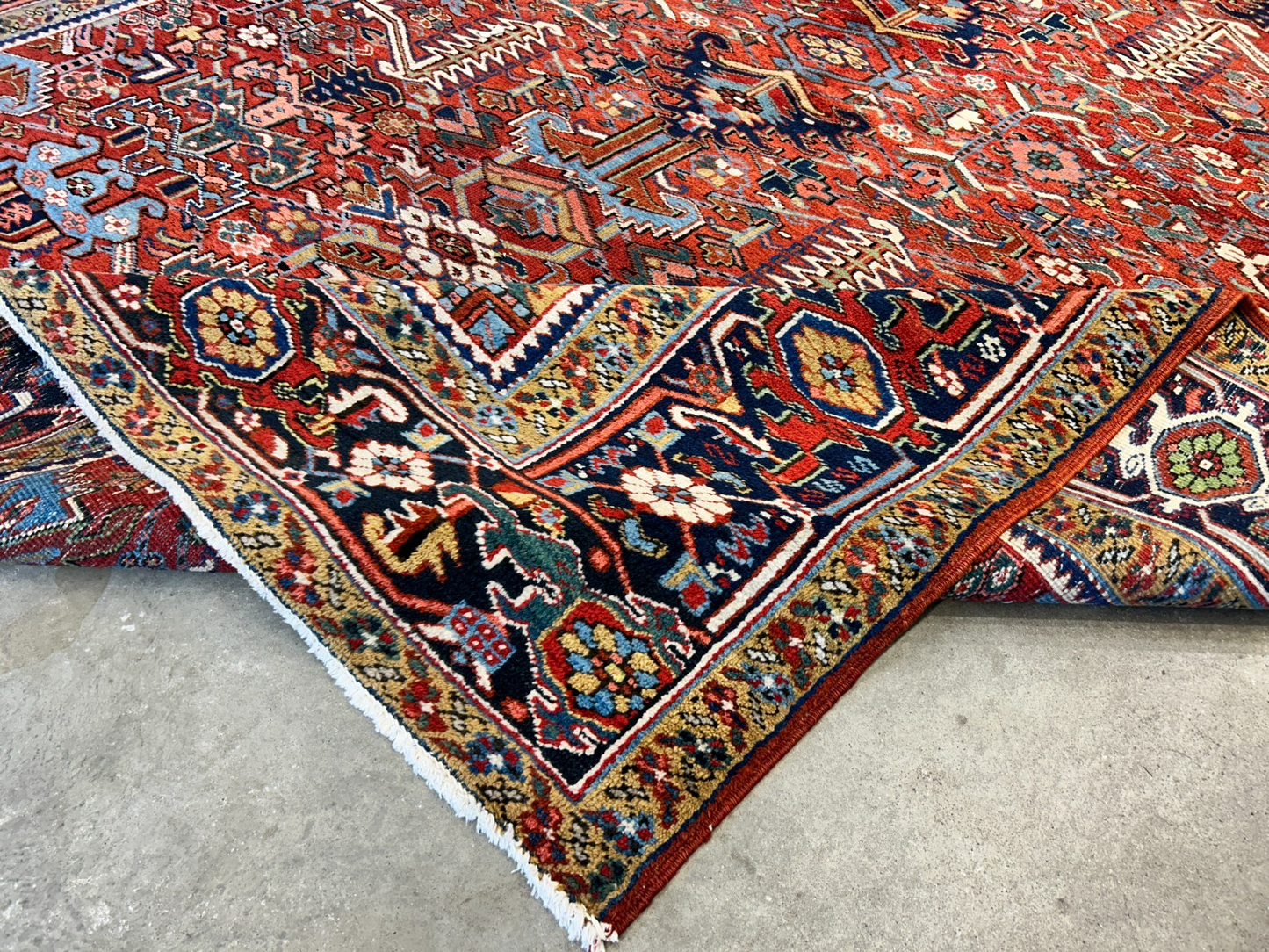 Collector Item - 9'1"x12'2" Antique Fine Wool Herize Hand-Knotted Rug