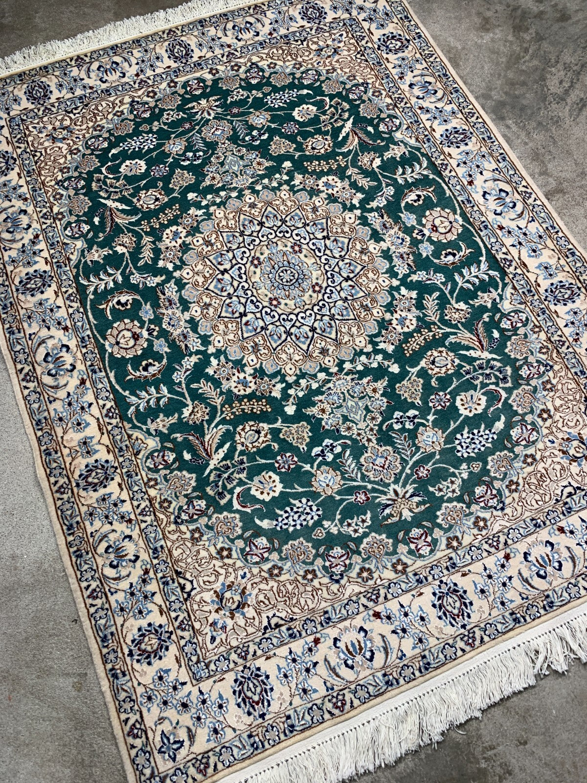 3'8"x4'10'' Hand-Knotted Very Fine Silk & Wool Naine Area Rug