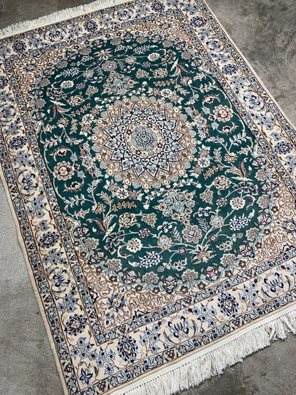 3'8"x4'10'' Hand-Knotted Very Fine Silk & Wool Naine Area Rug