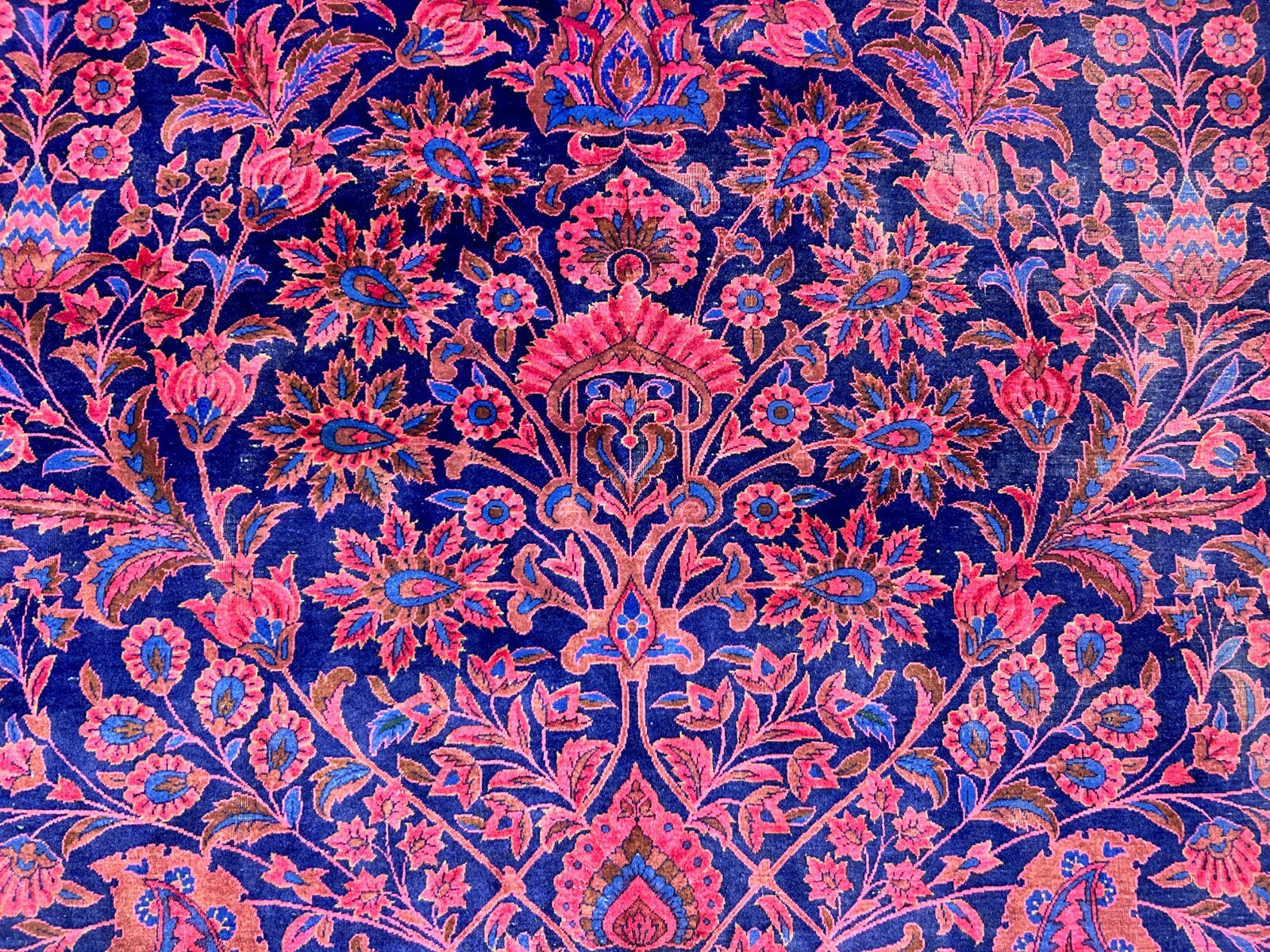 Collector Antique 8'6"x12' Extra Fine Hand-Knotted Wool Kashane Rug