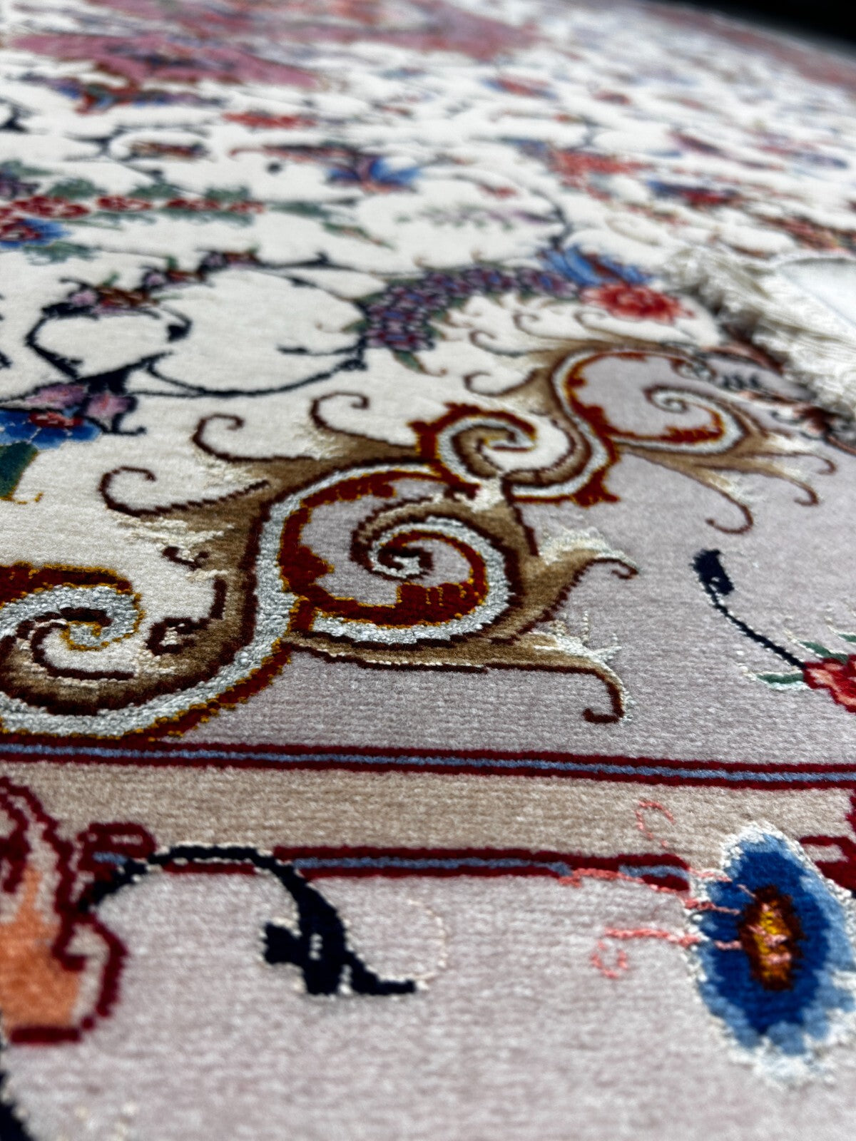 8'1"x11'7" Extra Fine Hand-Knotted Wool & Silk Oriental Rug - Area Carpet