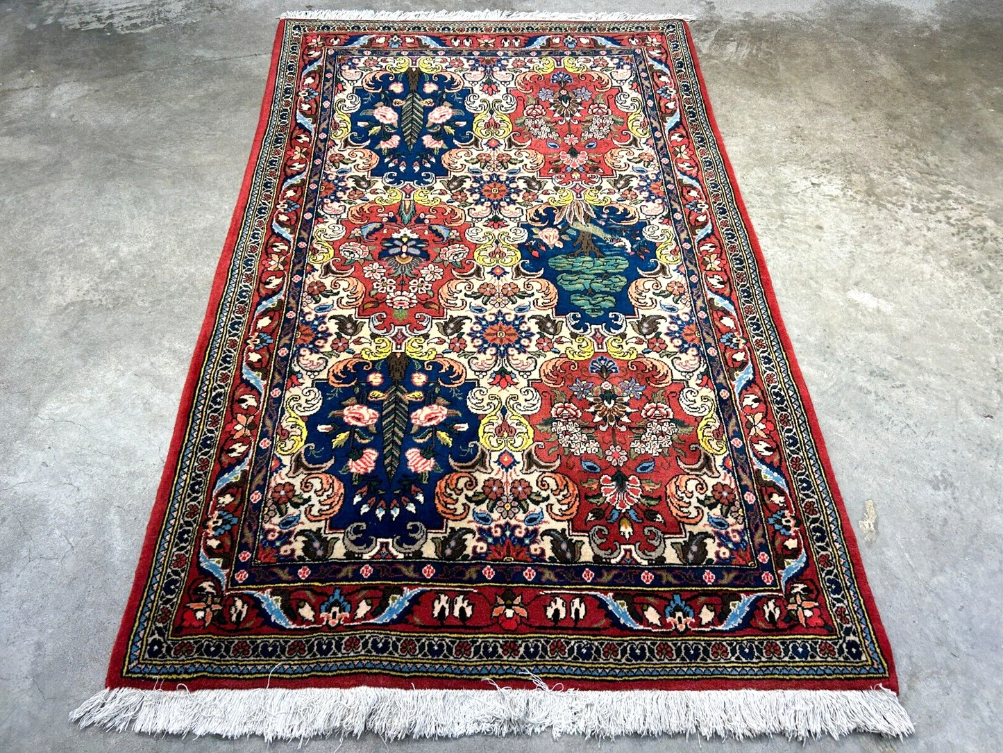 3'5"x5'2" Hand-Knotted 100% Lamb Wool Bakhtiarie Carpet - Area Rug