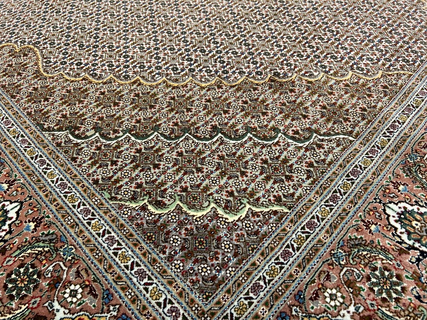 6'8"x10' Fine Hand-Knotted Wool & Silk Oriental Tabrize Rug - Area Carpet