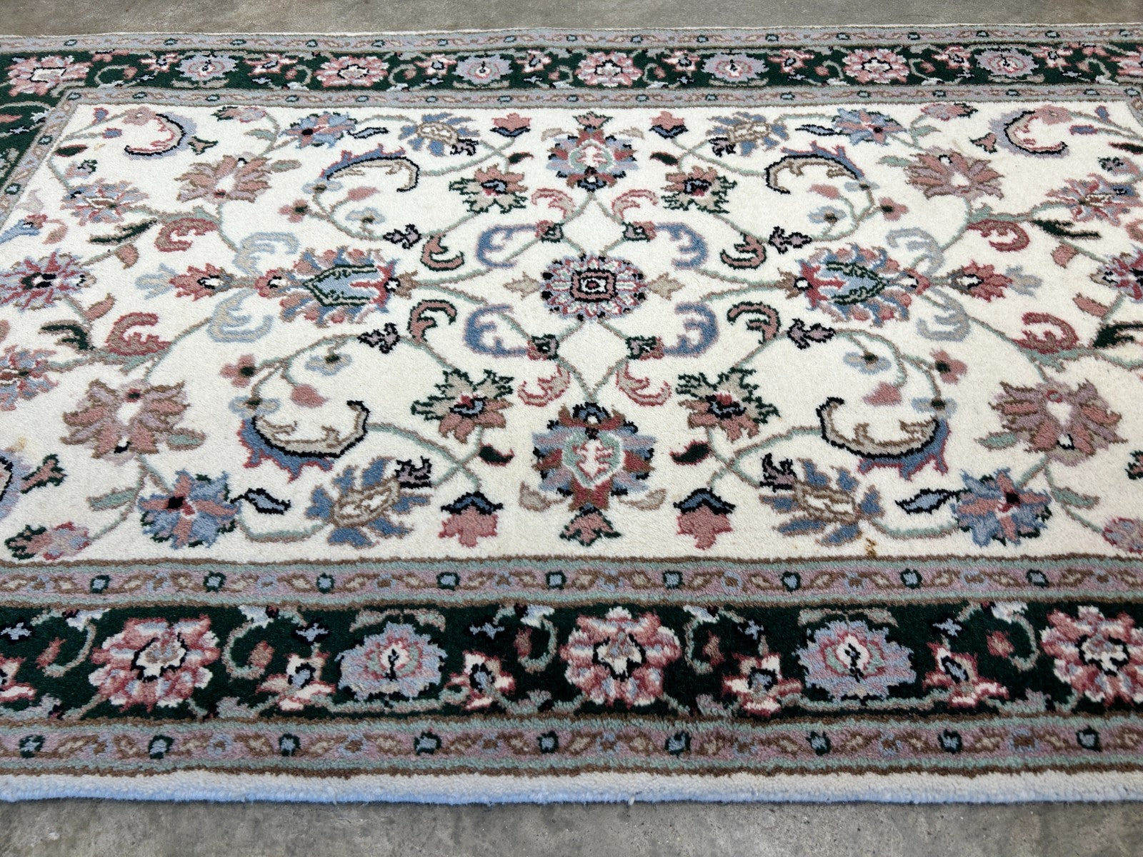 2'1"x5'1" Hand-Knotted 100% Wool Pile All-Over Area Rug