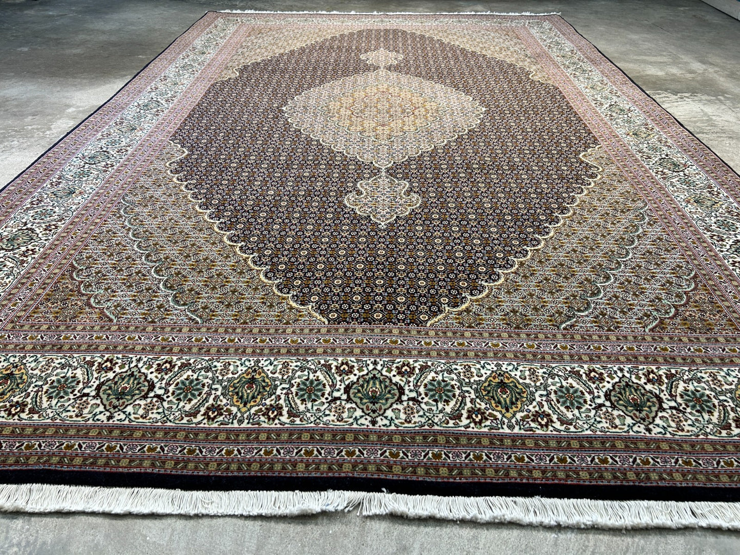 6'10"x10'5" Fine Hand-Knotted Wool & Silk Blend Tabrize Mahi Carpet - Area Rug