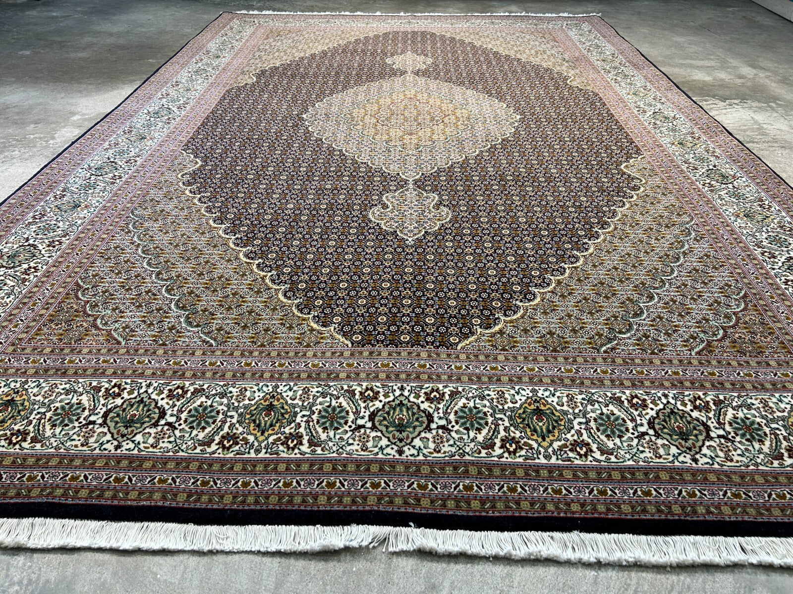 6'10"x10'5" Fine Hand-Knotted Wool & Silk Blend Tabrize Mahi Carpet - Area Rug