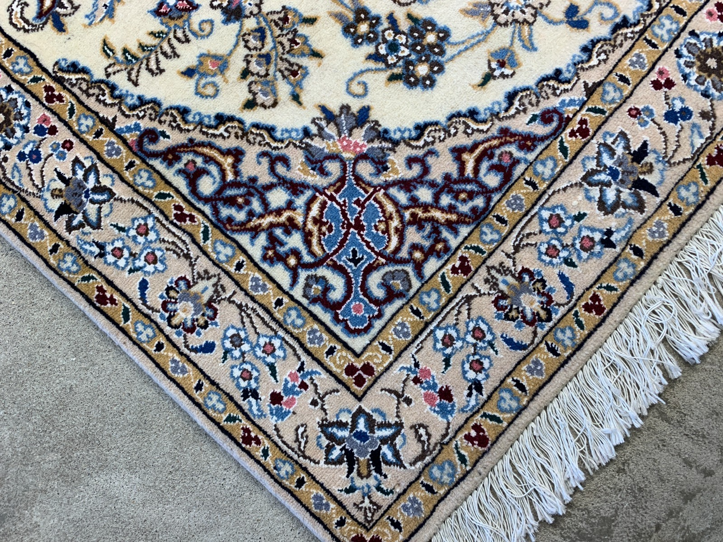 3'3"x4'10''  Very Fine Hand-Knotted Silk & Wool Naine Area Rug - Area Carpet