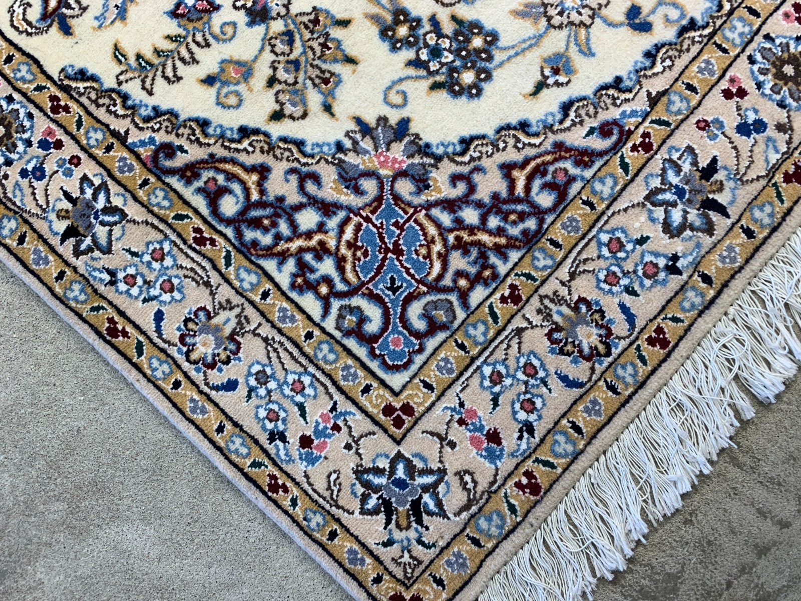 3'3"x4'10''  Very Fine Hand-Knotted Silk & Wool Naine Area Rug - Area Carpet