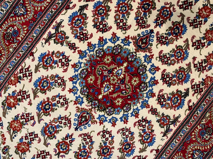 3'3"x5'2'' Hand-Knotted 100% Wool Pile Qume Area Rug