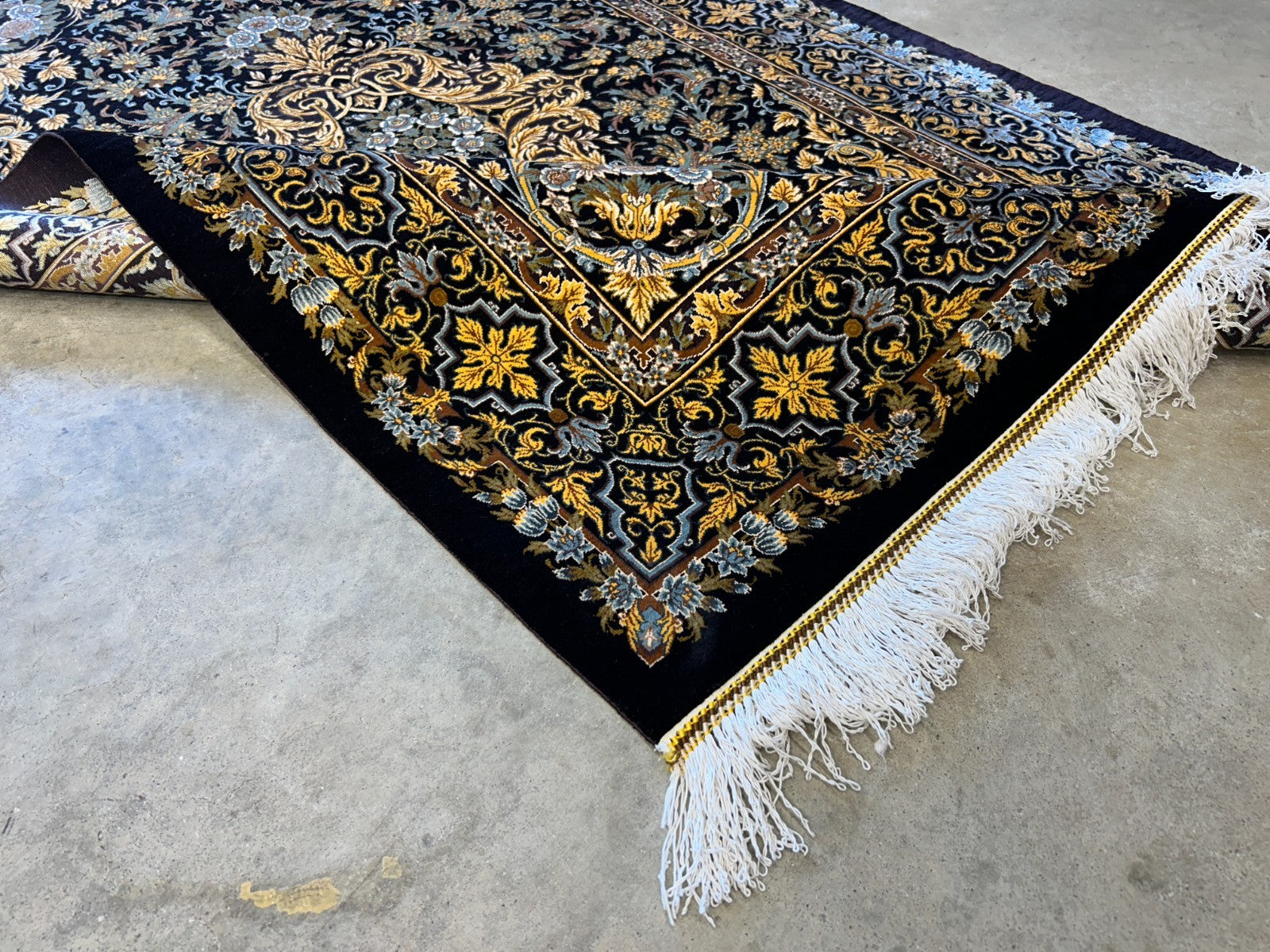 3'4"x5'2" Exquisite Extra-Fine Hand-Knotted 100% Silk Qume Area Rug