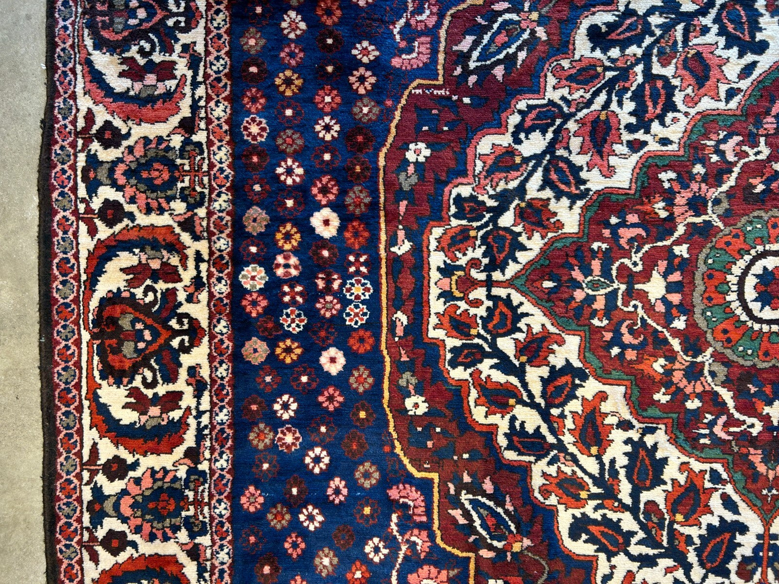 8'4"x11'6" Hand-Knotted 100% Wool Pile Bakhtiarie Rug