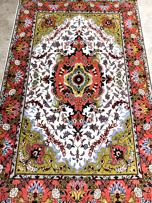 3'0"x5'0'' Hand-Knotted Silk & Wool Tabrize Area Rug
