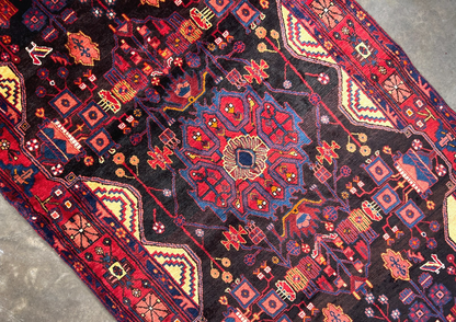 5'3" x 10'3" Hand-Knotted 100% Wool Pile Nahavande Area Rug - Carpet