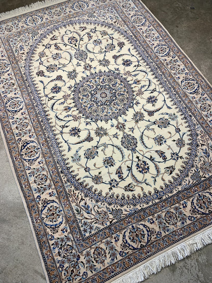 4'4"x6'4" Fine Hand-Knotted Wool & Silk Blend Naine Carpet - Area Rug