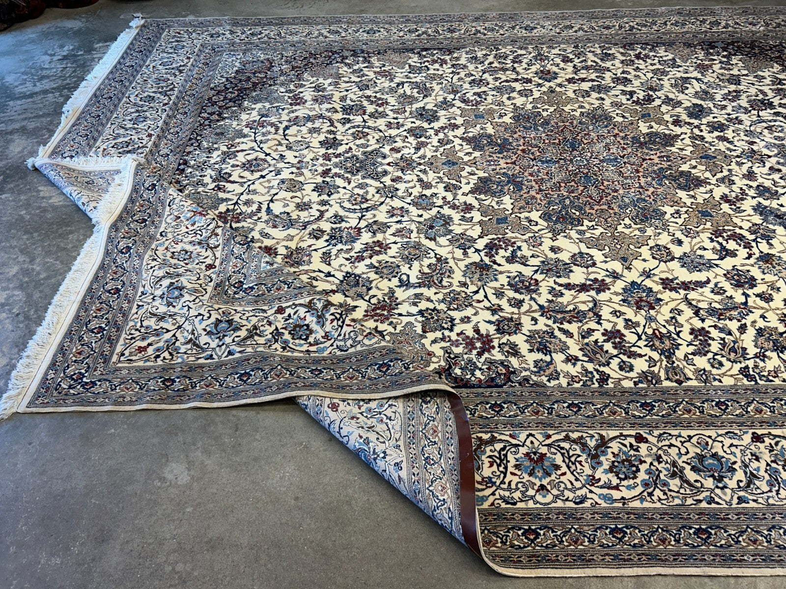 10'3"x14'1" Extra Fine Hand-Knotted Wool & Silk Naine Rug