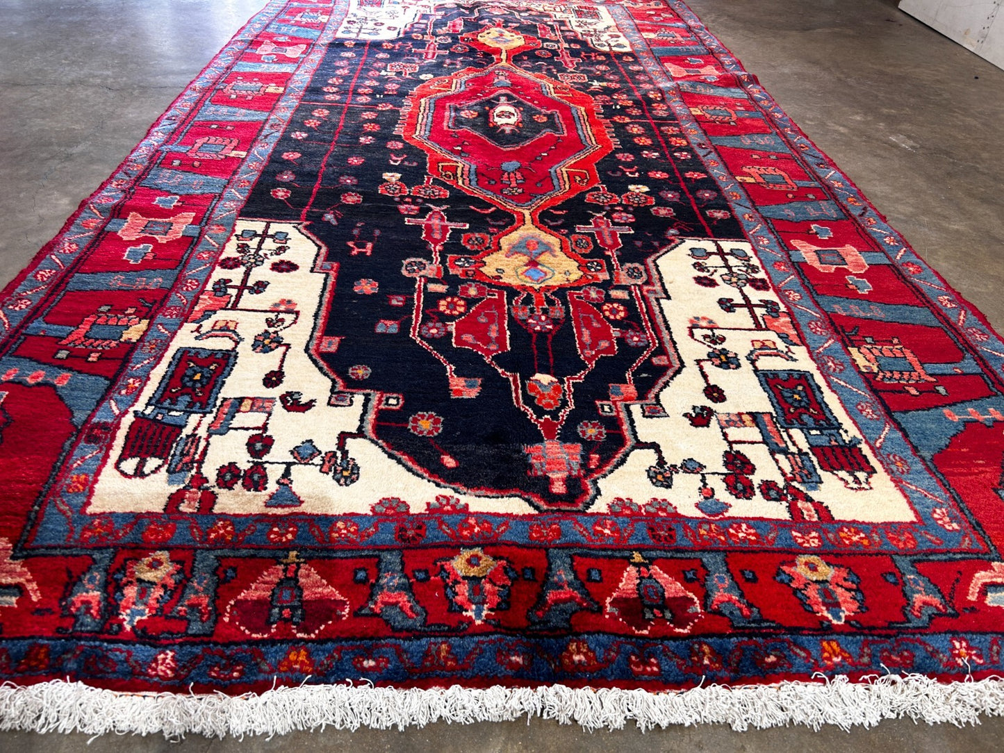 5'1" x 9'8" Hand-Knotted 100% Wool Carpet - Nahavande Area Rug