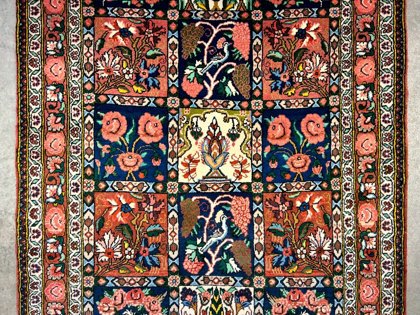 3'5"x5'2" Hand-Knotted 100% Lamb Wool Bakhtiarie Carpet - Area Rug